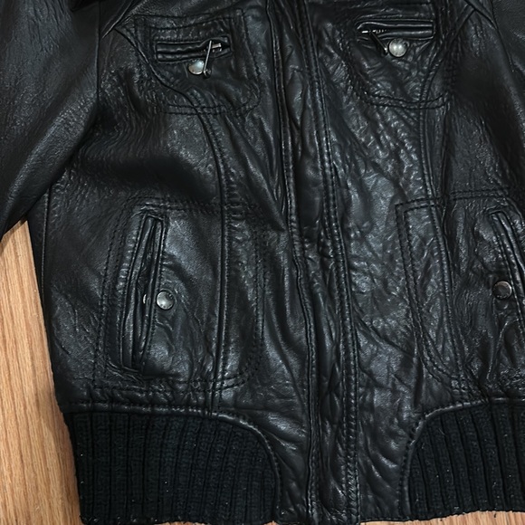 MICHAEL KORS WOMENS LEATHER BOMBER JACKET, USED BUT GOOD CONDITION - Picture 3 of 4